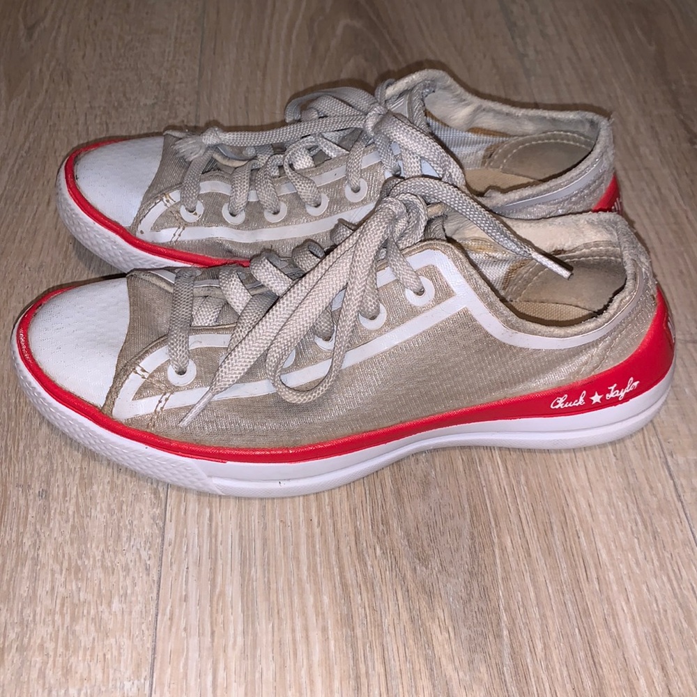 Converse All Star Chuck Taylor beige red low top sneakers